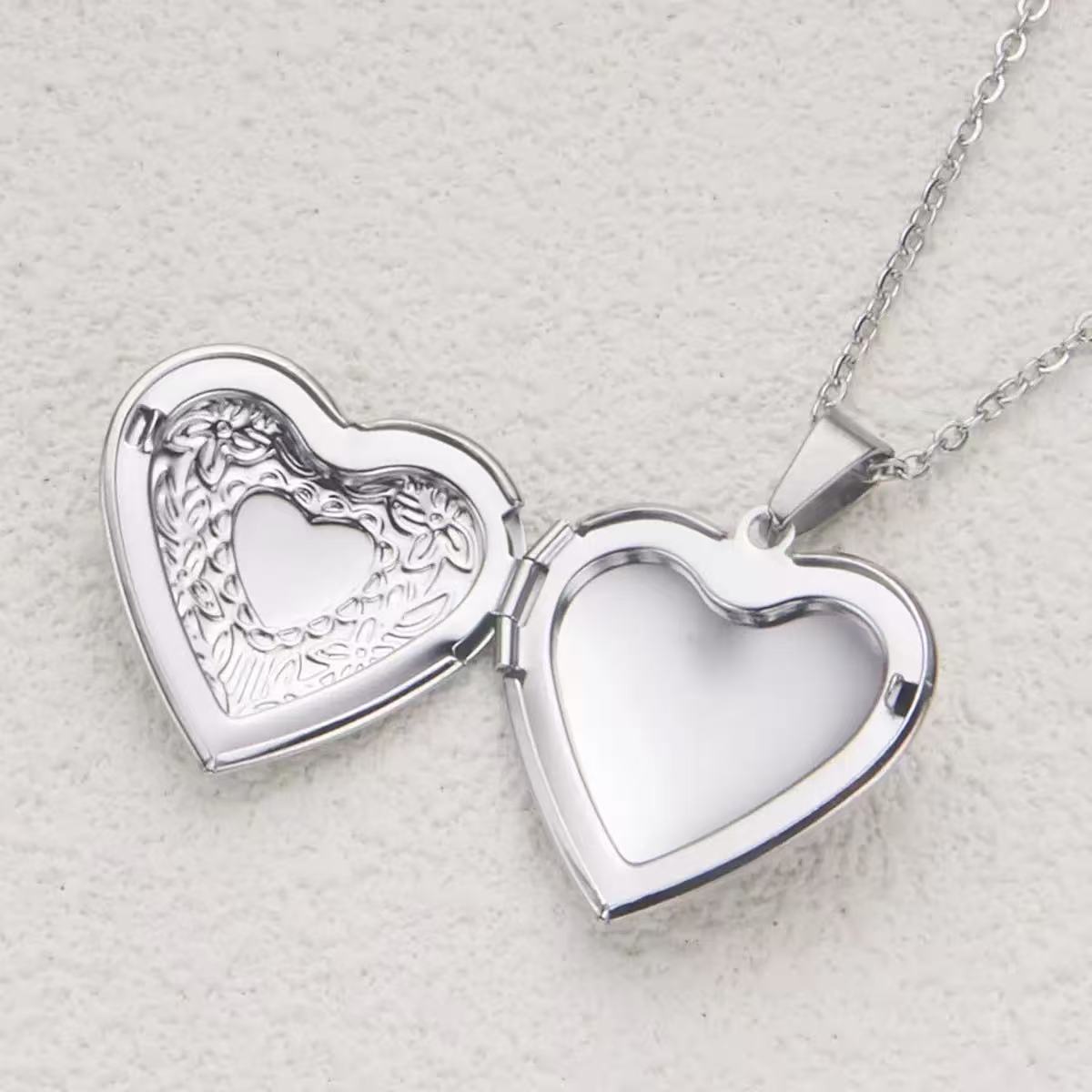 Romantic Heart Locket Pendants - đánh giá và giá Heart Locket Necklace Photo