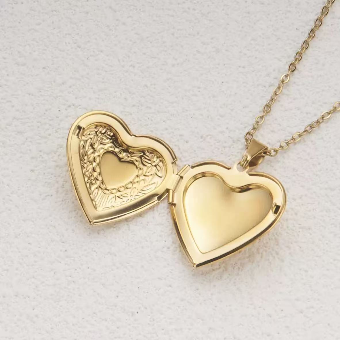 Romantic Heart Locket Pendants - đánh giá và giá Heart Locket Necklace Photo