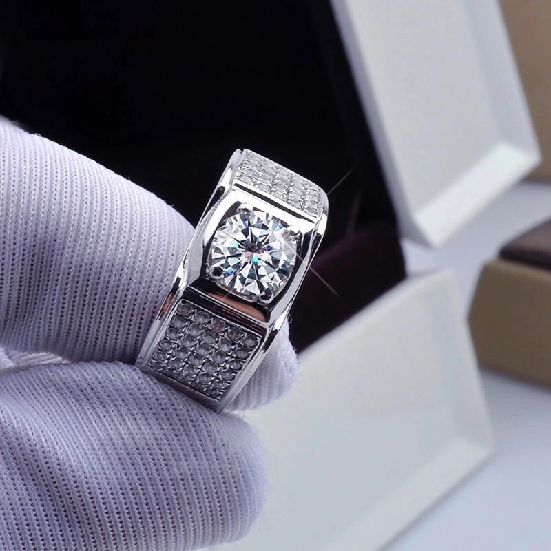 New Four-claw Simulation Moiss - đánh giá và giá Moissanite Engagement Ring 1 Carat